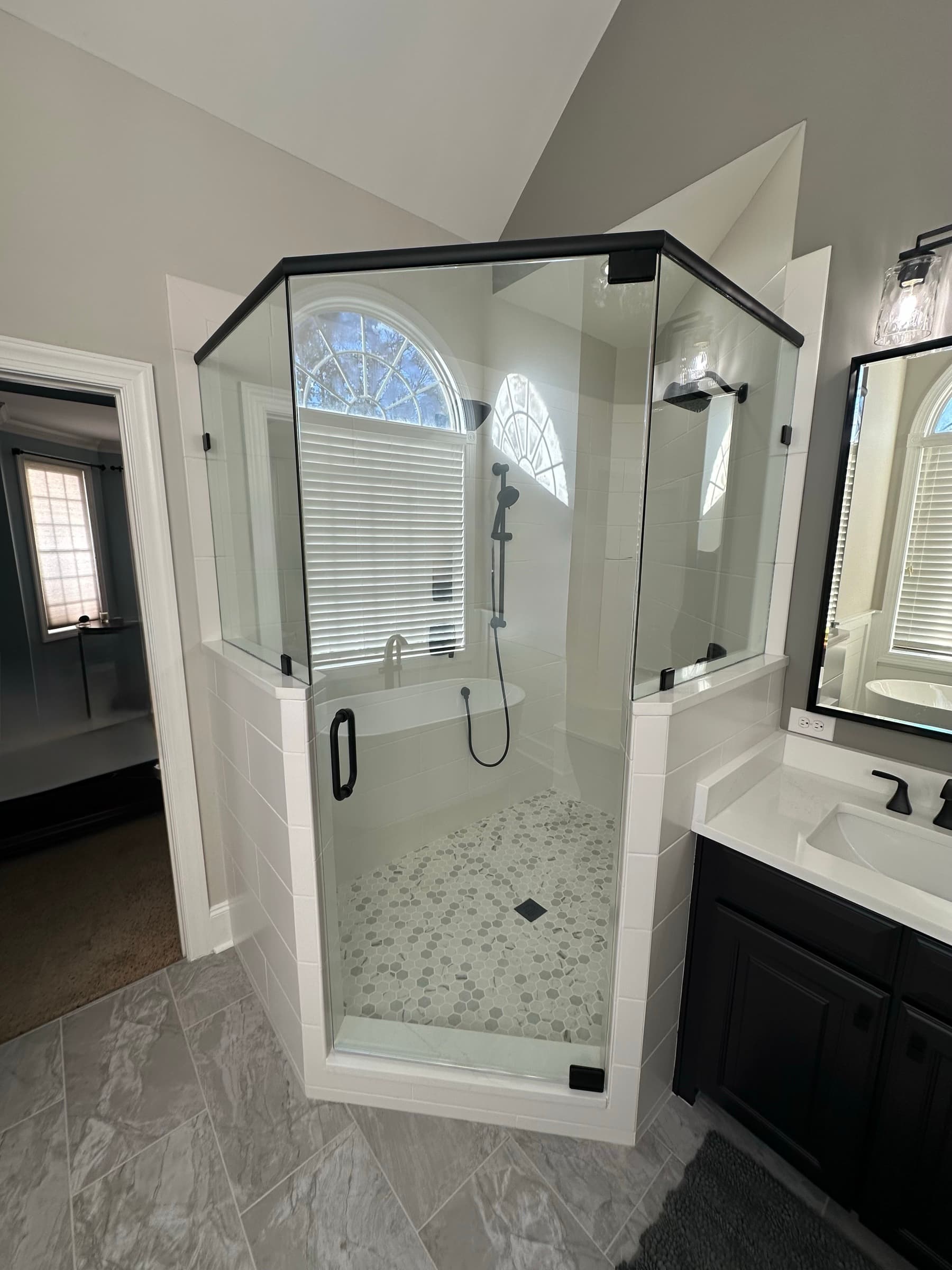 Neo-Angle Pony Wall Shower